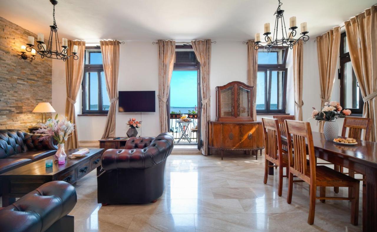 Luxury Apartments Perko Kastela Bagian luar foto