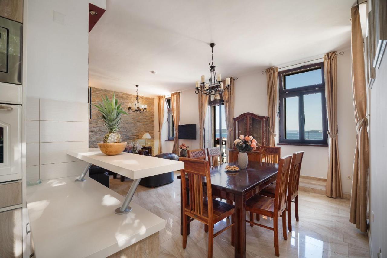 Luxury Apartments Perko Kastela Bagian luar foto