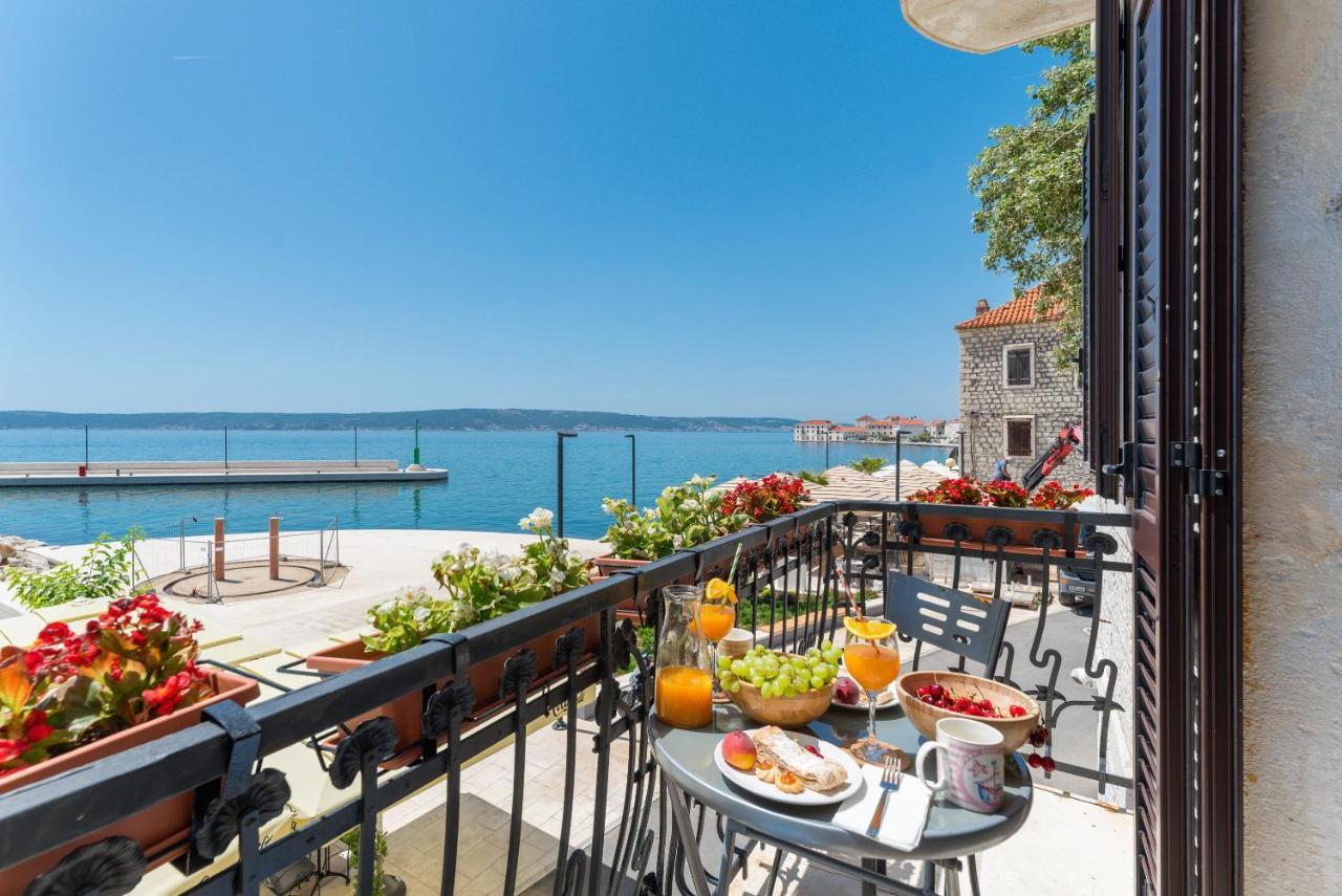 Luxury Apartments Perko Kastela Bagian luar foto
