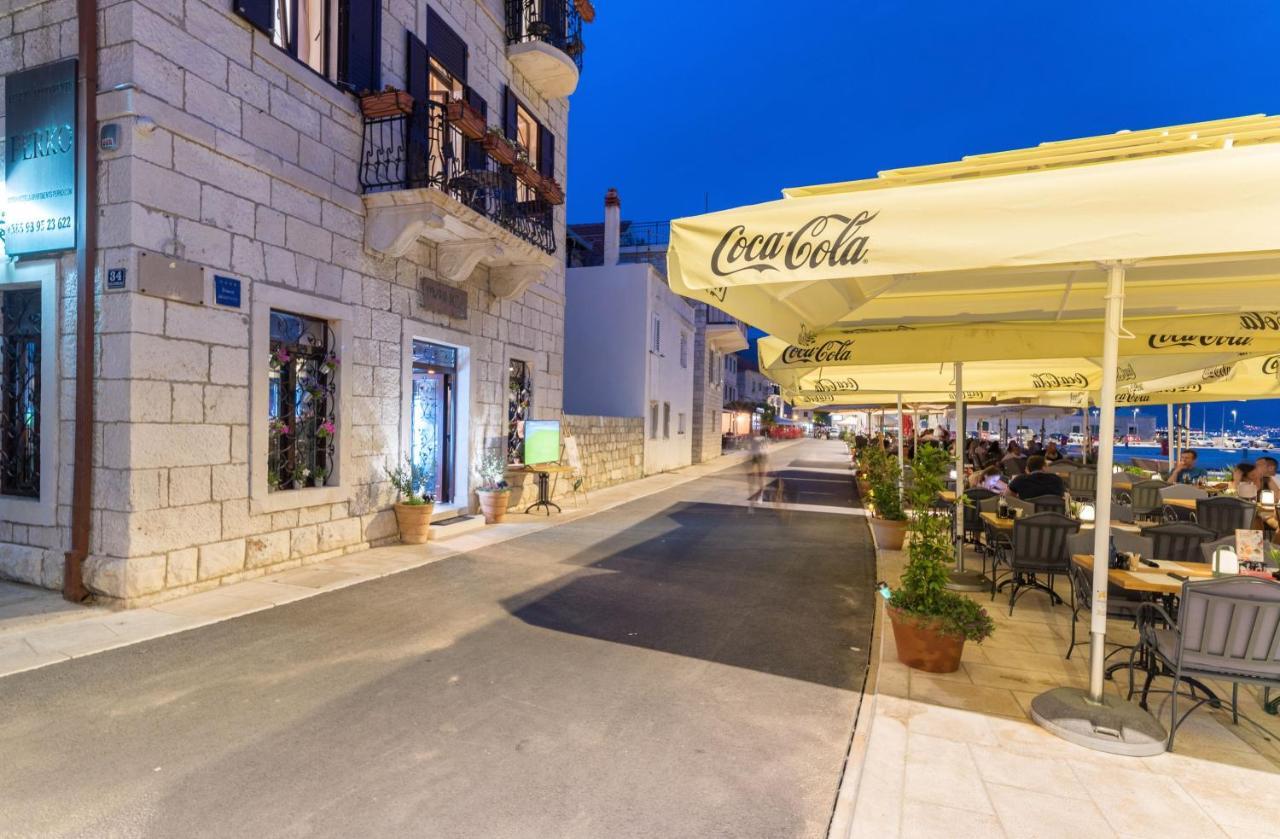 Luxury Apartments Perko Kastela Bagian luar foto