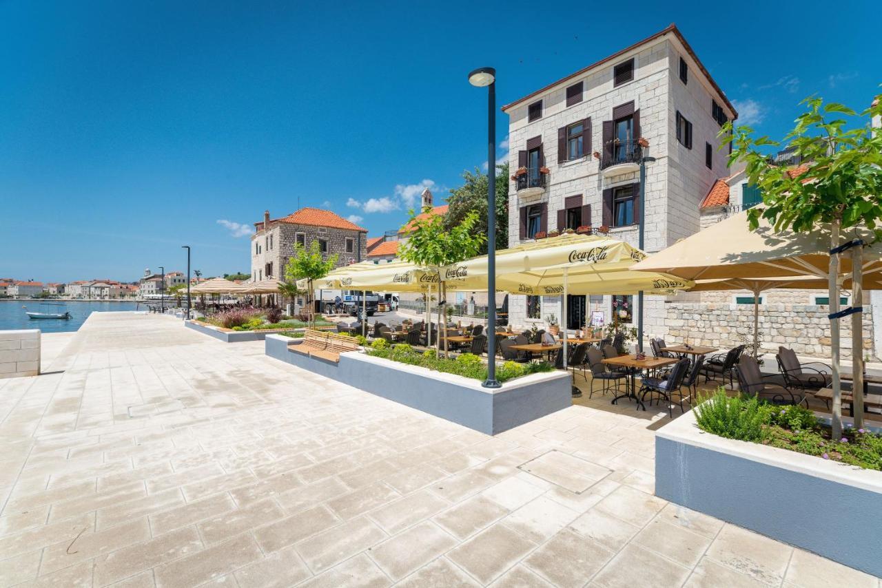 Luxury Apartments Perko Kastela Bagian luar foto