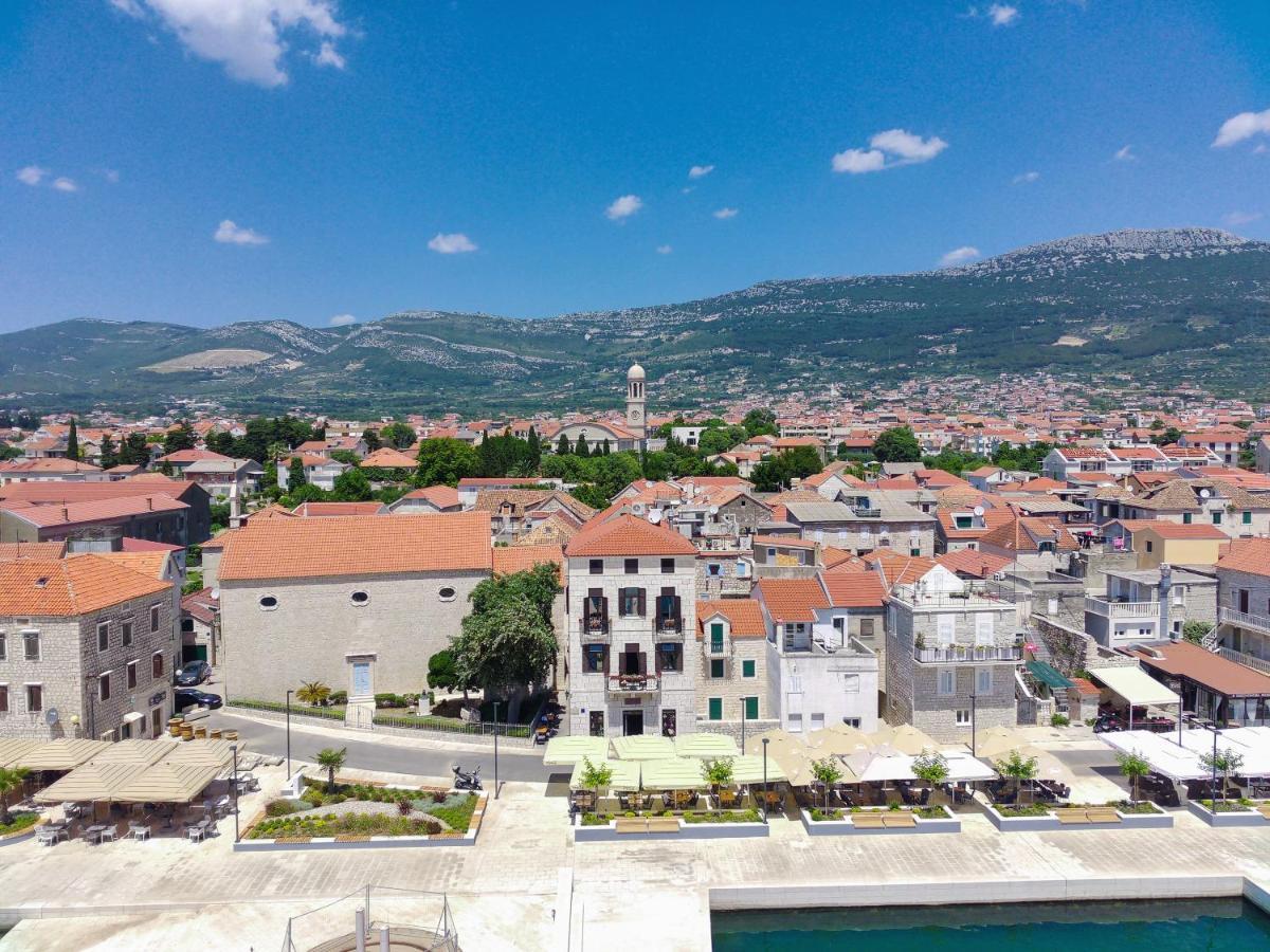 Luxury Apartments Perko Kastela Bagian luar foto