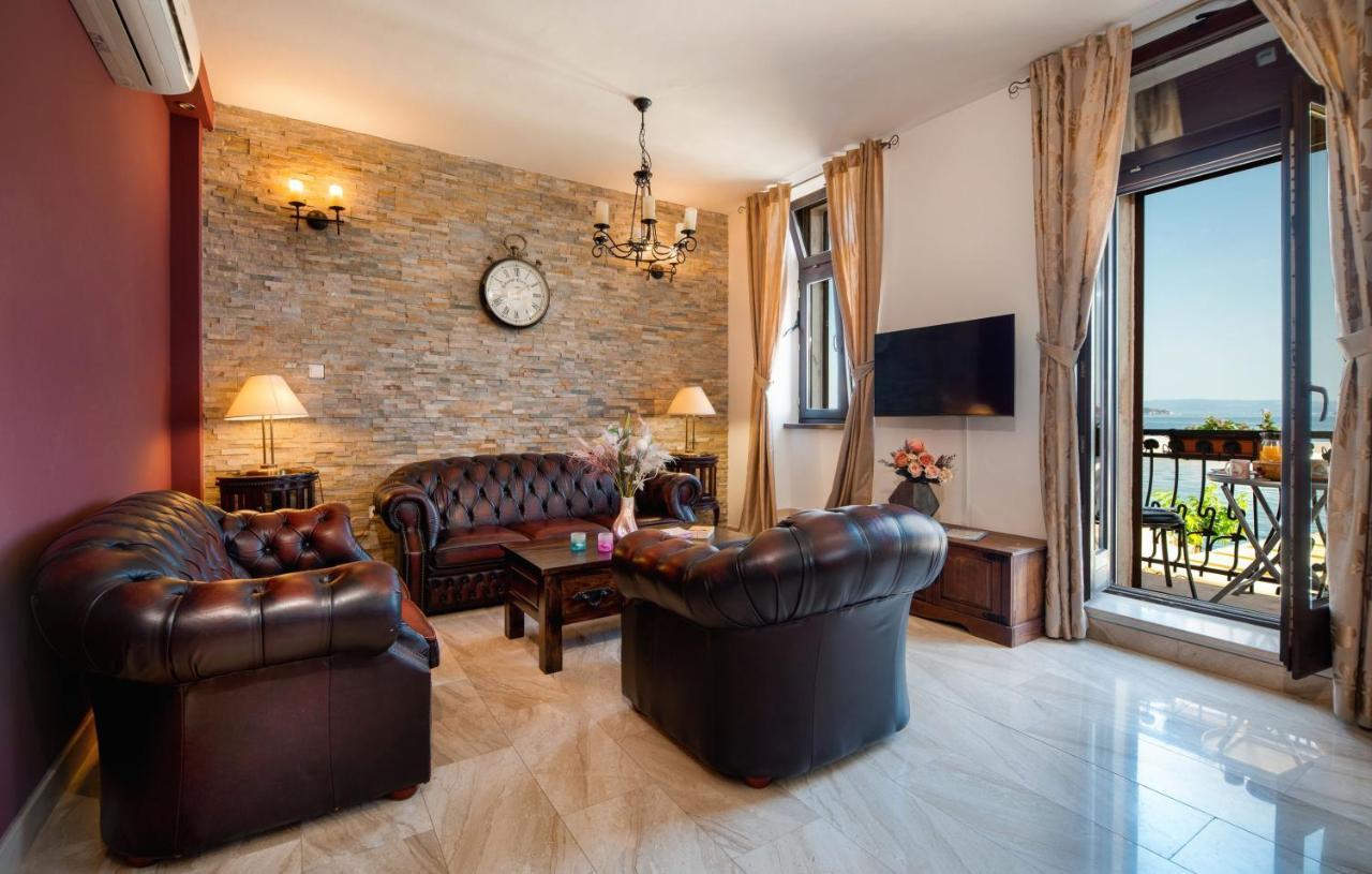 Luxury Apartments Perko Kastela Bagian luar foto