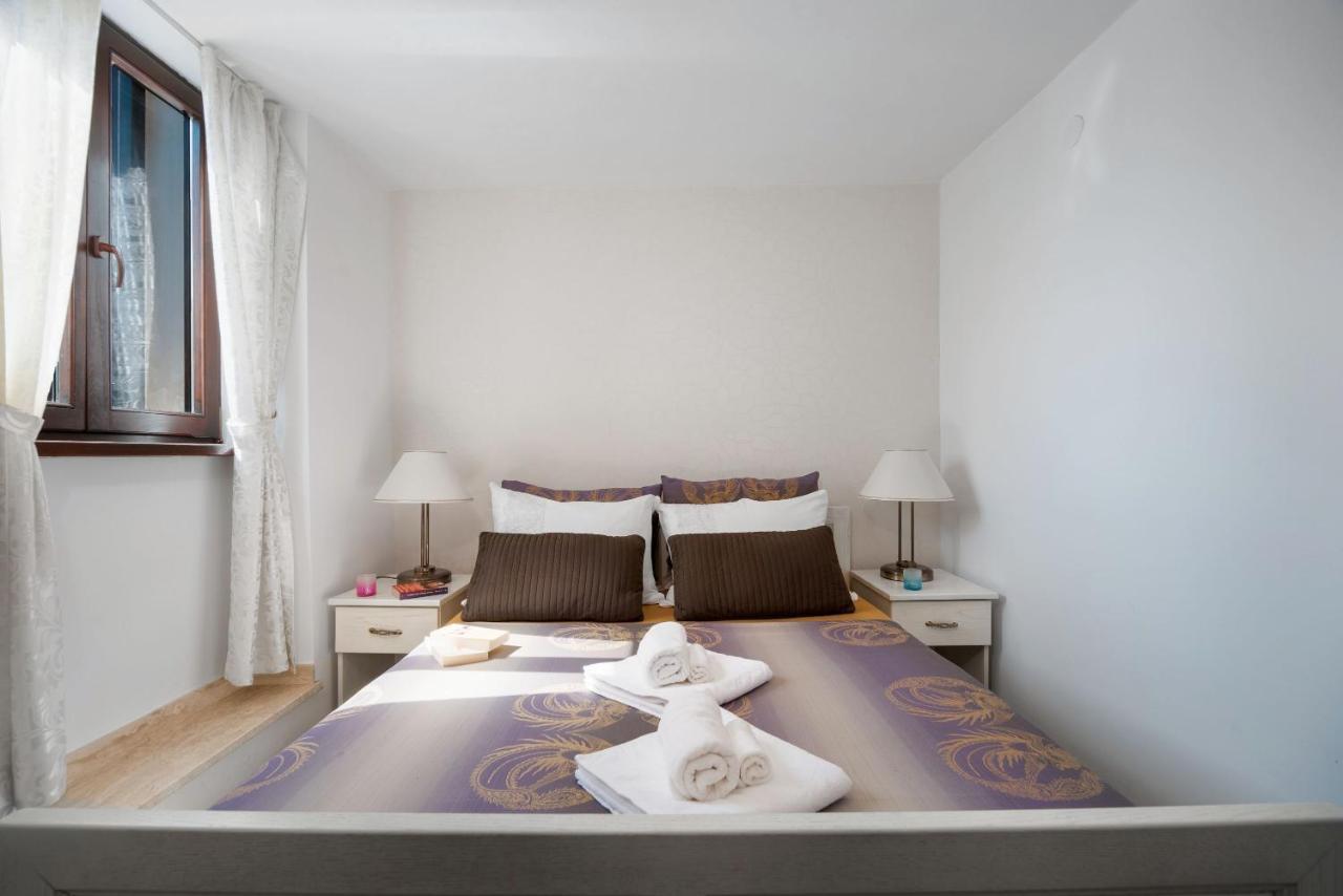Luxury Apartments Perko Kastela Bagian luar foto