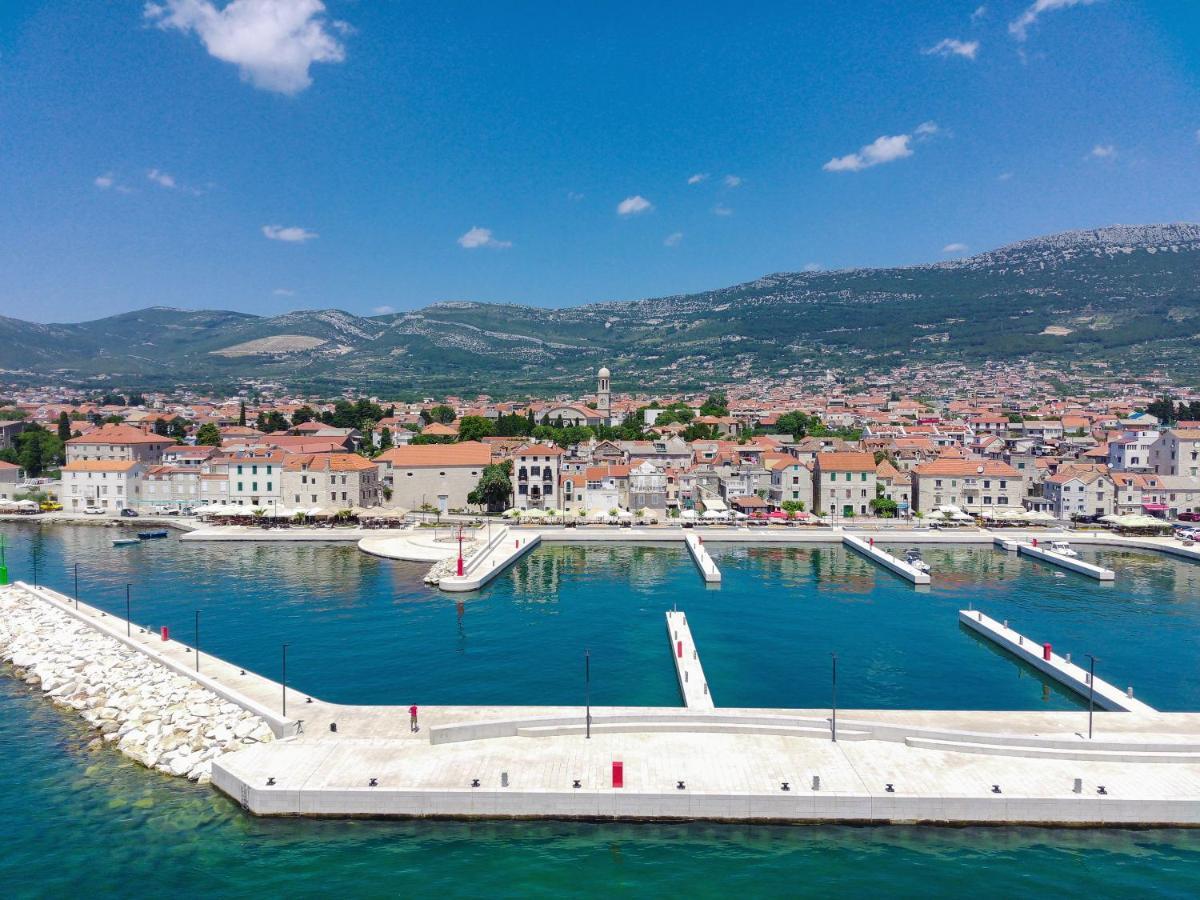 Luxury Apartments Perko Kastela Bagian luar foto