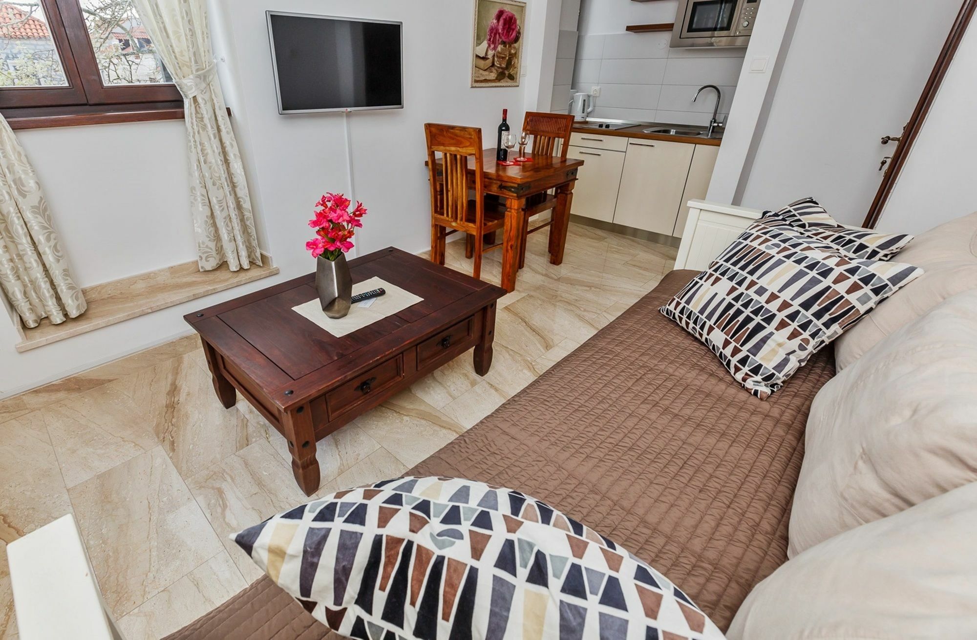 Luxury Apartments Perko Kastela Bagian luar foto
