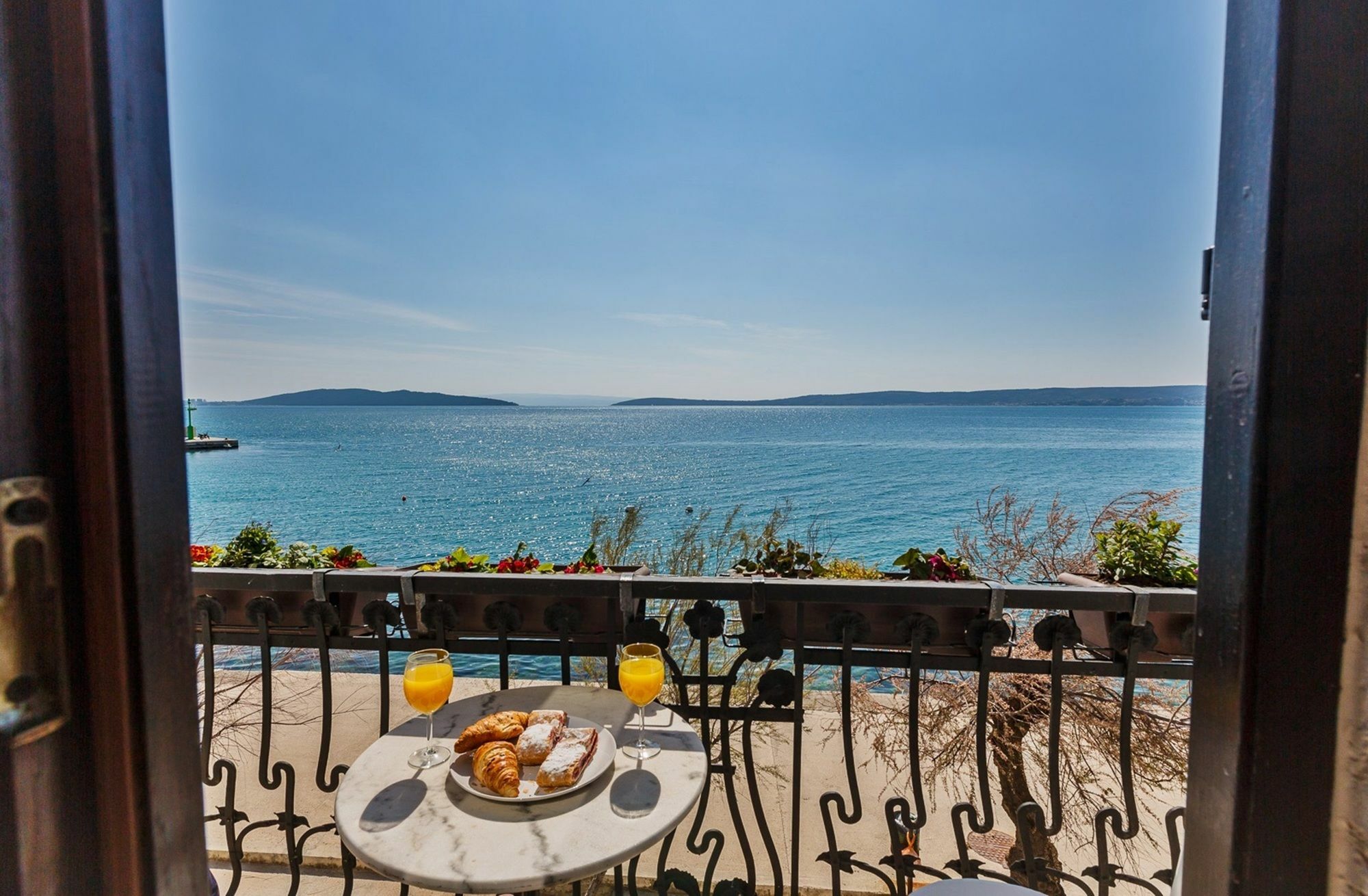 Luxury Apartments Perko Kastela Bagian luar foto